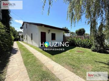 Casa · 201m² · 6 Ambientes · 1 Cochera · Venta 2 Casas en San Lorenzo Lote 600 m²