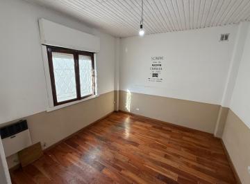 PH · 61m² · 4 Ambientes · PH en Lanús