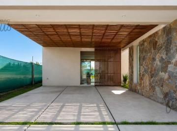 Frente · Venta | Casa | B° Acacias de Terrada | 3 Dorm.