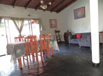 Casa · 130m² · 5 Ambientes · 2 Cocheras · Casa a La Venta en Calle 461 B E/ 14 C y 15 de City Bell (Nro 551)
