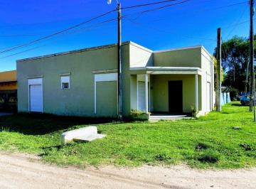 Casa · 304m² · 3 Ambientes · Casa en Venta - 2 Dorm. 1 Baño - 304 m² - Saladillo