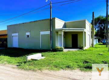 Casa · 304m² · 3 Ambientes · Casa en Venta - 2 Dorm. 1 Baño - 304 m² - Saladillo