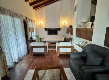 Casa · 331m² · 7 Ambientes · 2 Cocheras · Casa en Venta - Jardín Espinosa