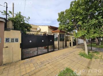 Casa · 65m² · 3 Ambientes · 1 Cochera · Casa en Venta en Moron Sur - Nuevo Valor