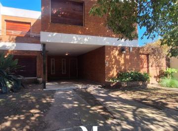 Casa de 10 ambientes, Córdoba · Casa en Venta - Tablada Park