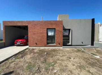 Casa · 1m² · 5 Ambientes · 2 Cocheras · Casa en Venta Rincones de Manantiales