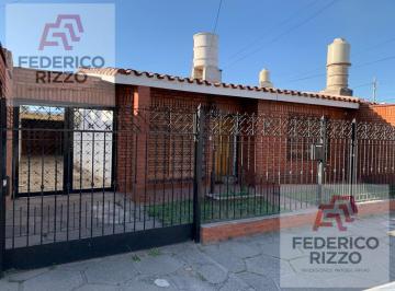 Casa · 250m² · 3 Ambientes · 2 Cocheras · Casa + Depto en Zumaran! Lista Para Habitar