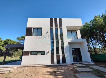 Casa · 150m² · 4 Ambientes · 1 Cochera · Casa en Venta con Financiacion - Pinamar