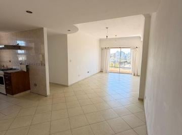 Departamento de 3 ambientes, Monte Castro · Departamento de 2 Dorm. en Edif. de Categoria, Balcon Corrido Todos Los Ambientes Exteriores