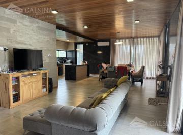 Casa · 252m² · 4 Dormitorios · 2 Cocheras · Las Corzuelas - Casa en Venta 3 Dorm.