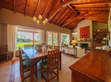 Casa · 304m² · 6 Ambientes · Casa en Alquiler en Country Club Los Cerrillos - 6 Ambientes