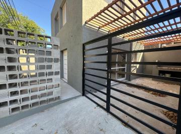 Casa · 40m² · 2 Ambientes · 1 Cochera · Duplex en Calle 12 Entre 5 y 7 ¡A Estrenar! - ¡Retasado!