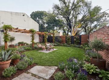 Casa de 4 ambientes, Moreno · Casa en Venta en Moreno en Esquina a Refaccionar con Garage
