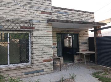 Departamento de 2 ambientes, Malvinas Argentinas · En Alquiler Dpto 2 Ambientes con Jardín a Tres Cuadras de La Estacion de Villa de Mayo