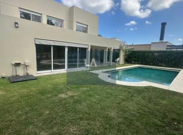 Campo · 250m² · 5 Ambientes · 2 Cocheras · Rumenco Hermosa Propiedad en Venta