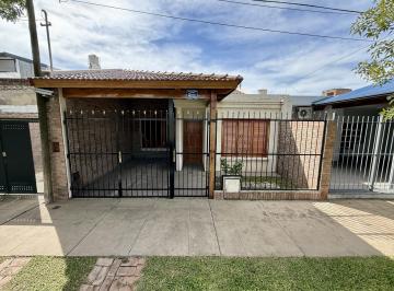 Casa · 200m² · 4 Ambientes · 1 Cochera · Casa en Arroyo Seco