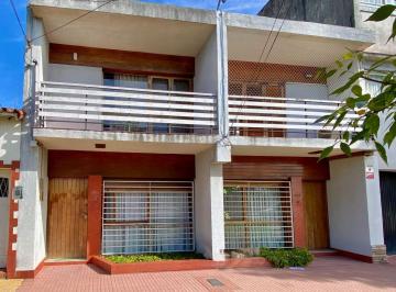Casa de 3 ambientes, Avellaneda · Venta Duplex con Garage en Wilde Amplio y Funcional