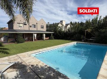 Casa · 147m² · 6 Ambientes · Casa en Venta en La Masia - 4 Dorm. - Pileta - Apto Credito