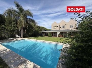 Casa · 147m² · 6 Ambientes · Casa en Venta en La Masia - 4 Dorm. - Pileta - Apto Credito