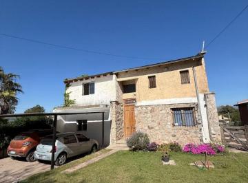 Casa de 7 ambientes, Mendiolaza · Casa en Venta C/ Cochera en Mendiolaza