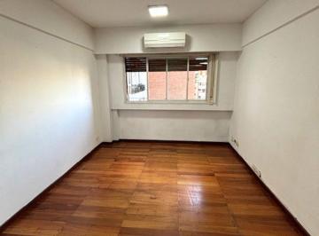 Departamento de 3 ambientes, Caballito · Espectacular Depto. en Parque Centenario.2 Dorm., Cocina Amplia y Lavadero, Semipiso! Luz!