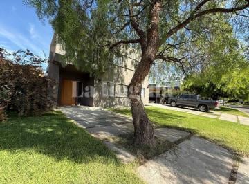 Casa · 213m² · 5 Ambientes · 1 Cochera · Casa en Venta en Santa Clara, Villanueva, Tigre