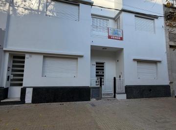 PH · 100m² · 4 Ambientes · PH Totalmente Reciclado a Nuevo Calle 62 E/ 13 y 14. La Plata 3 Dorm..
