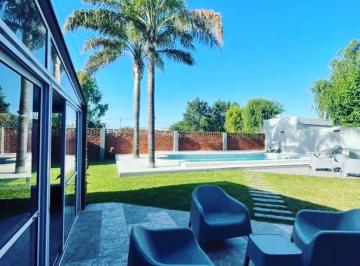 Casa de 6 ambientes, Alvear · Casa 3 Dorm. con Quincho y Piscina, Local Comercial y Galpon.