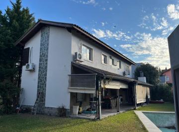 Casa · 223m² · 5 Ambientes · 2 Cocheras · Casa en Ranelagh Golf Club