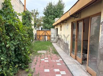 Casa · 100m² · 5 Ambientes · 1 Cochera · Casa en Venta en Zona Centrica