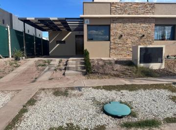 Casa · 80m² · 3 Ambientes · 1 Cochera · Se Vende Casa. Maipú