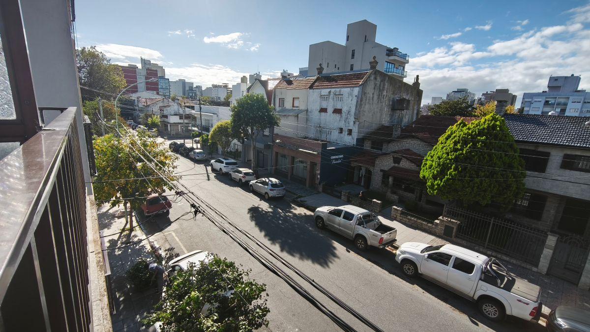 Departamento 3 amb, 62m² con balcón y cochera — Zona Aldrey