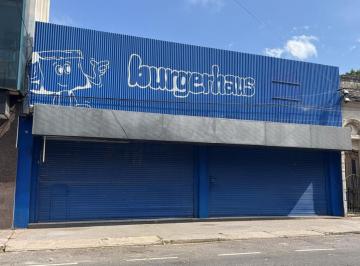 Imagen 1 - Local comercial con amplio salón y patio. Cuenta con 12 mentros de frente vidriado a la calle. - · Local Comercial con Amplio Salón y Patio. Cuenta con 12 Mentros de Frente Vidriado a La Calle.