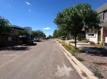 Terreno , Chacras de Coria · Lote de 811 m² en Barrio Aguaribay - Listo Para Escriturar