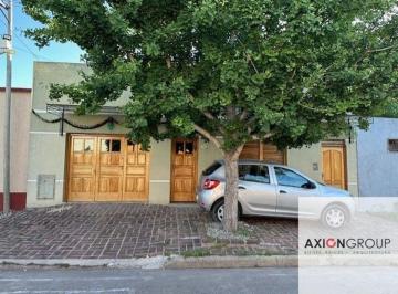 Casa de 5 ambientes, Berisso · Venta de Casa en 169 E 15 y 16 N 1381 - Berisso