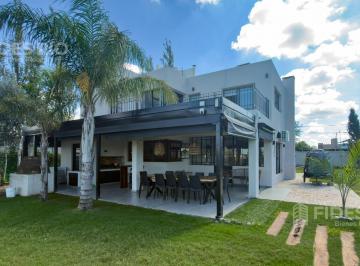 Casa · 171m² · 6 Ambientes · Venta Casa 3 Dorm. - Jardin - Pileta Frente Al Lago - Tierrra de Sueños 3