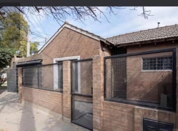 Casa · 187m² · 6 Ambientes · 3 Cocheras · Casa en Venta en Los Boulevares