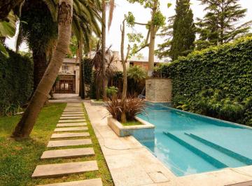 Casa · 340m² · 5 Ambientes · 3 Cocheras · Casa Venta 4 Dorm. 4 Baños 3 Cocheras 600 m² Totales - Ringuelet