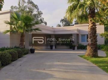 Casa · 166m² · 3 Ambientes · 2 Cocheras · Casa Moderna con Gran Jardin en Barrio Privado Arenas del Sur