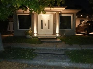 Casa de 7 ambientes, Dorrego · Venta de Casa en Barrio Privado La Barraca