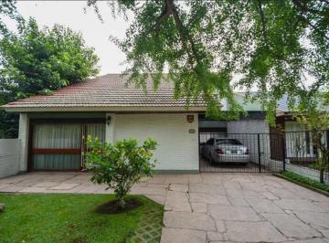 Casa · 209m² · 5 Ambientes · Casa en Venta - 4 Dorm. 2 Baños - Mar del Plata