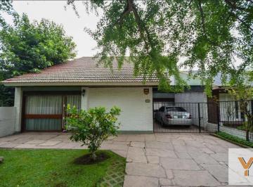 Casa · 209m² · 5 Ambientes · Casa en Venta - 4 Dorm. 2 Baños - Mar del Plata