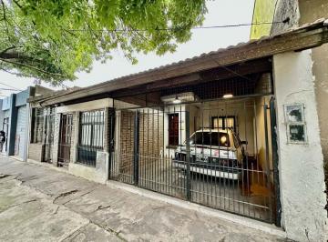Casa · 152m² · 3 Ambientes · 1 Cochera · Venta Casa 3 Ambientes Quilmes Oeste con Local