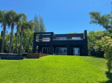 Casa · 375m² · 8 Ambientes · 2 Cocheras · Casa en Venta en Santa Barbara, Tigre, G. B. a. Zona Norte