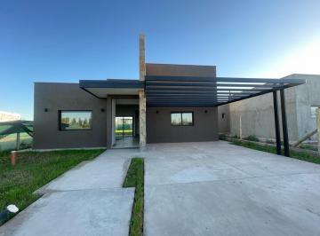 Casa · 502m² · 4 Ambientes · 2 Cocheras · Casa - Chacras de Coria