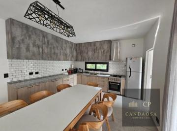 Casa · 136m² · 4 Ambientes · Mgm. Preciosa Casa en El Bosque C. C. Campana