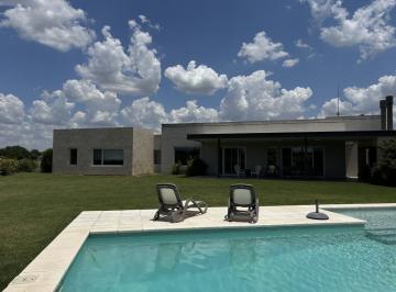 Casa · 268m² · 5 Ambientes · 2 Cocheras · Casa en Venta en Estancias del Pilar