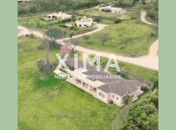 Casa · 3372m² · 4 Dormitorios · 2 Cocheras · Casa en Venta Valle Escondido