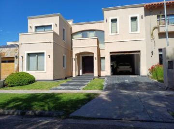 Casa de 5 ambientes, Maipú · Casa Barrio Furlotti