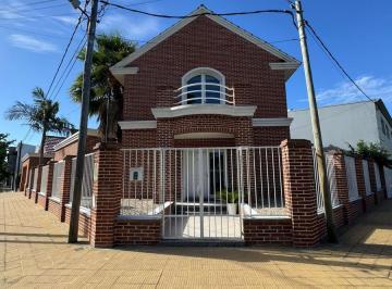 Departamento · 250m² · 5 Ambientes · 2 Cocheras · Venta Casa Premium de 3 Dorm. con Cochera Doble